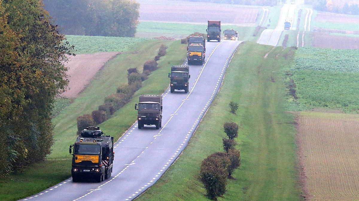 Českem projíždí konvoj francouzské armády
